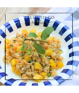 新鮮菠蘿雞粒蝦仁炒糙米飯